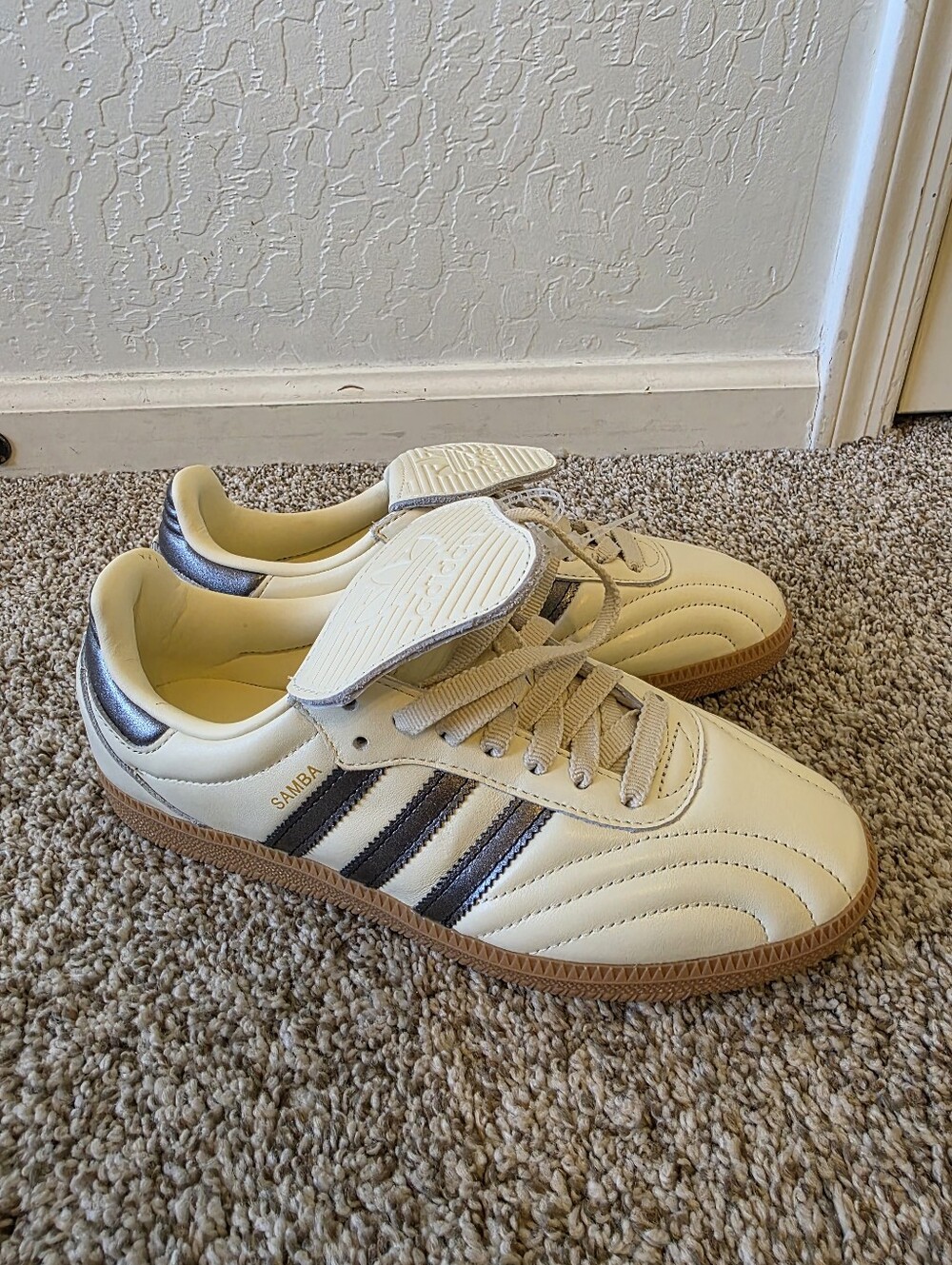 NWOT adidas Samba LT Women Cream Sneakers with Black Stripes Size 6.5 US - Picture 2 of 6